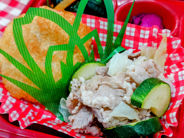 豚肉とズッキーニ塩炒